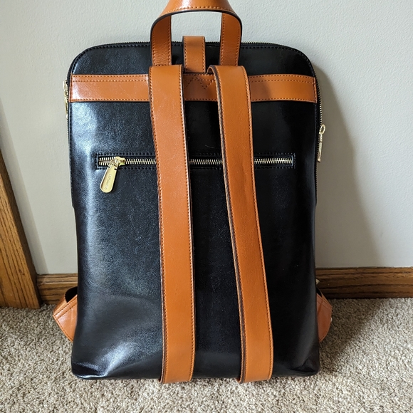 leather backpack - Picture 2 of 4